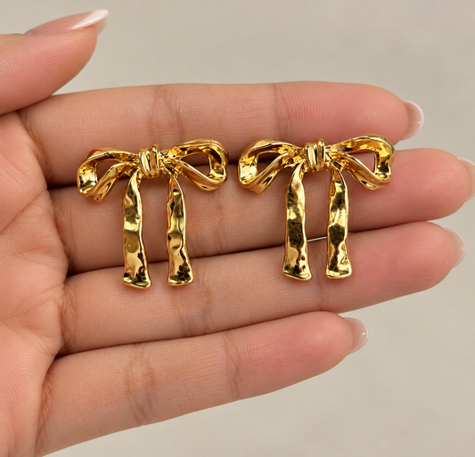 Ribbon Bow studs